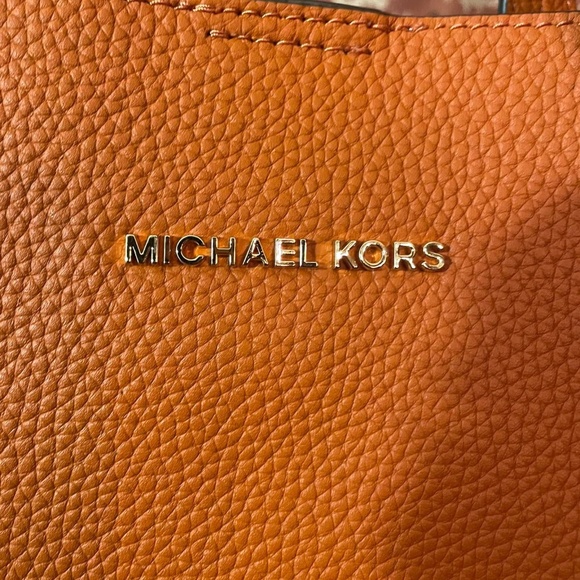 MK Junie Burnt Medium tote bag - Picture 5 of 10